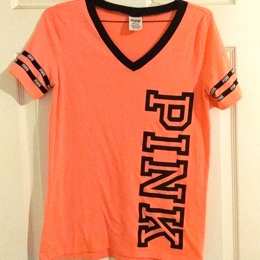 VS tee